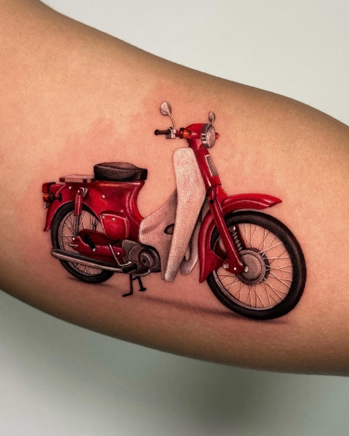 Tatuaje a color en Barcelona - Circa Tattoo BCN