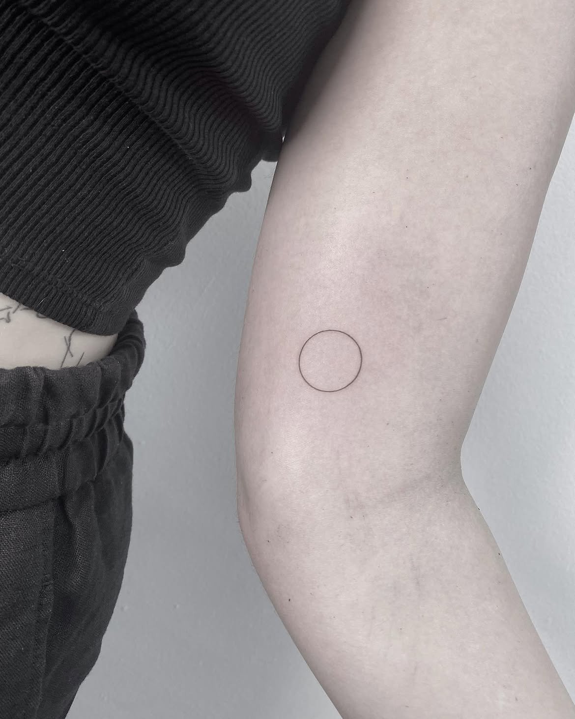 Tatuaje fine line en Barcelona - Circa Tattoo BCN