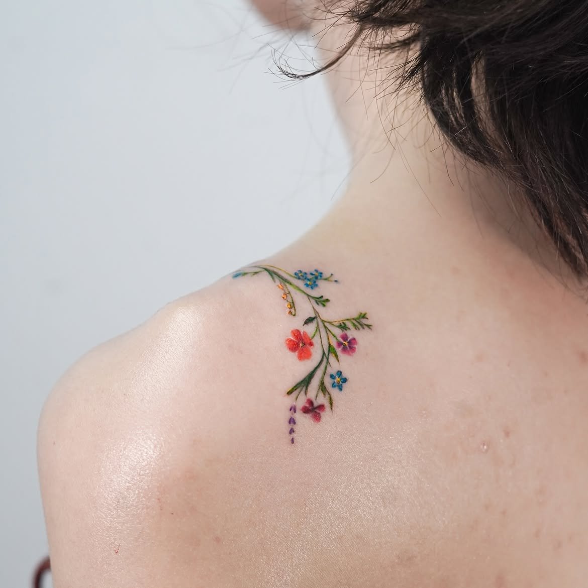 Tatuaje floral en Barcelona - Circa Tattoo BCN