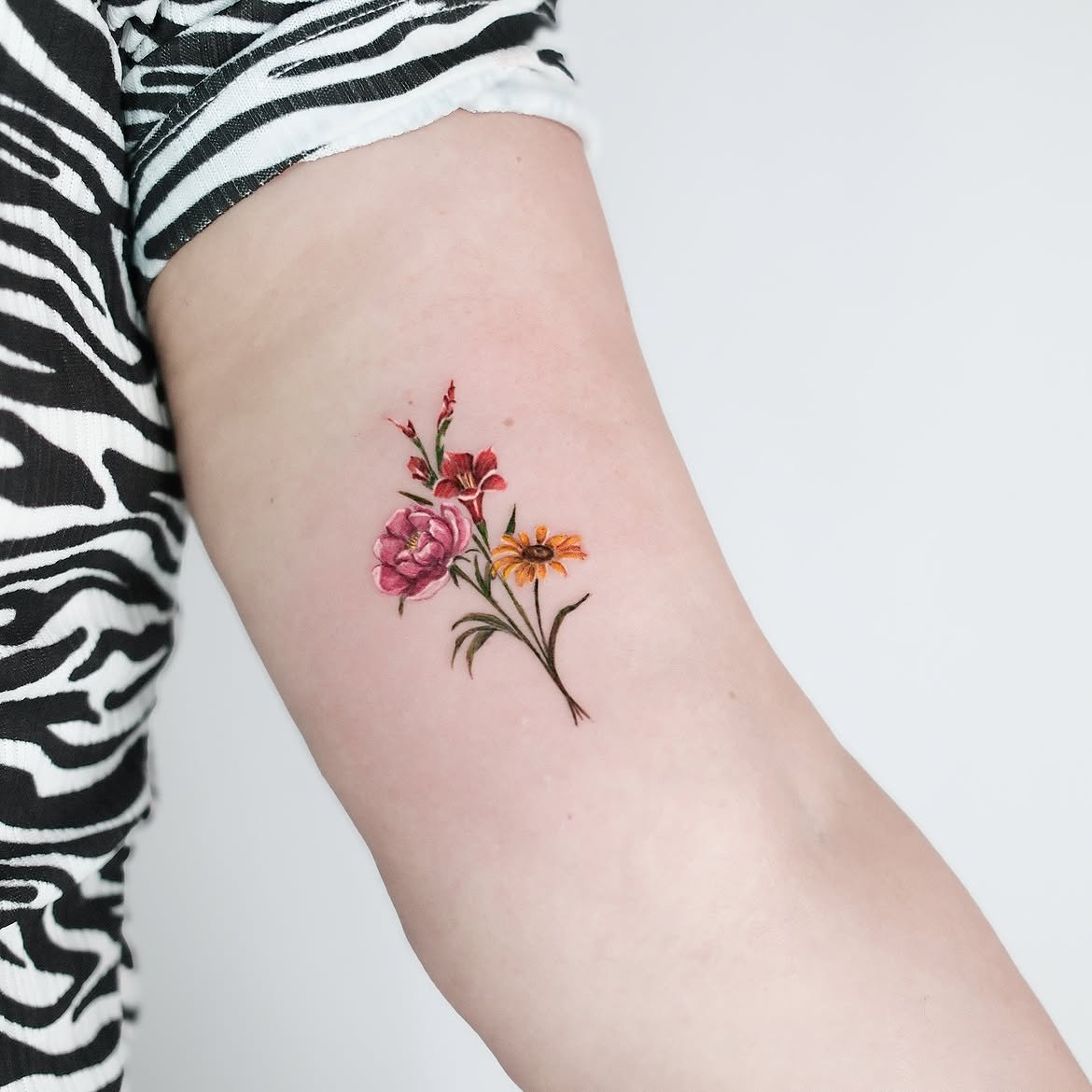 Tatuaje floral en Barcelona - Circa Tattoo BCN