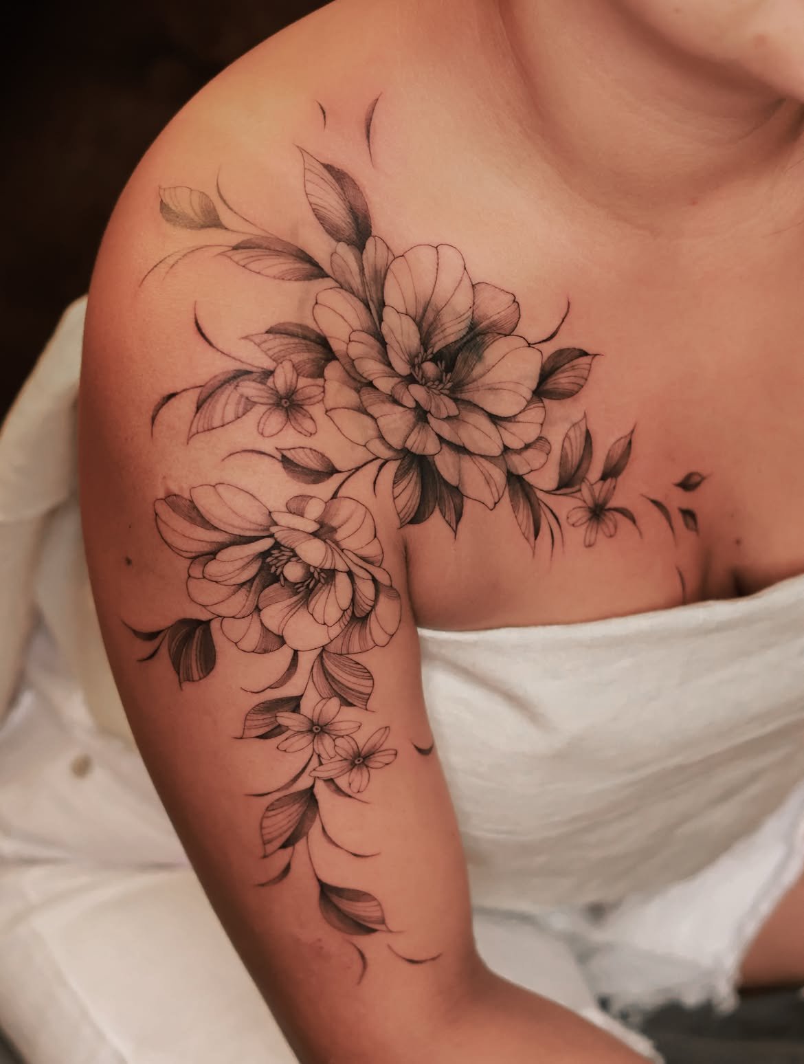 Tatuaje floral en Barcelona - Circa Tattoo BCN