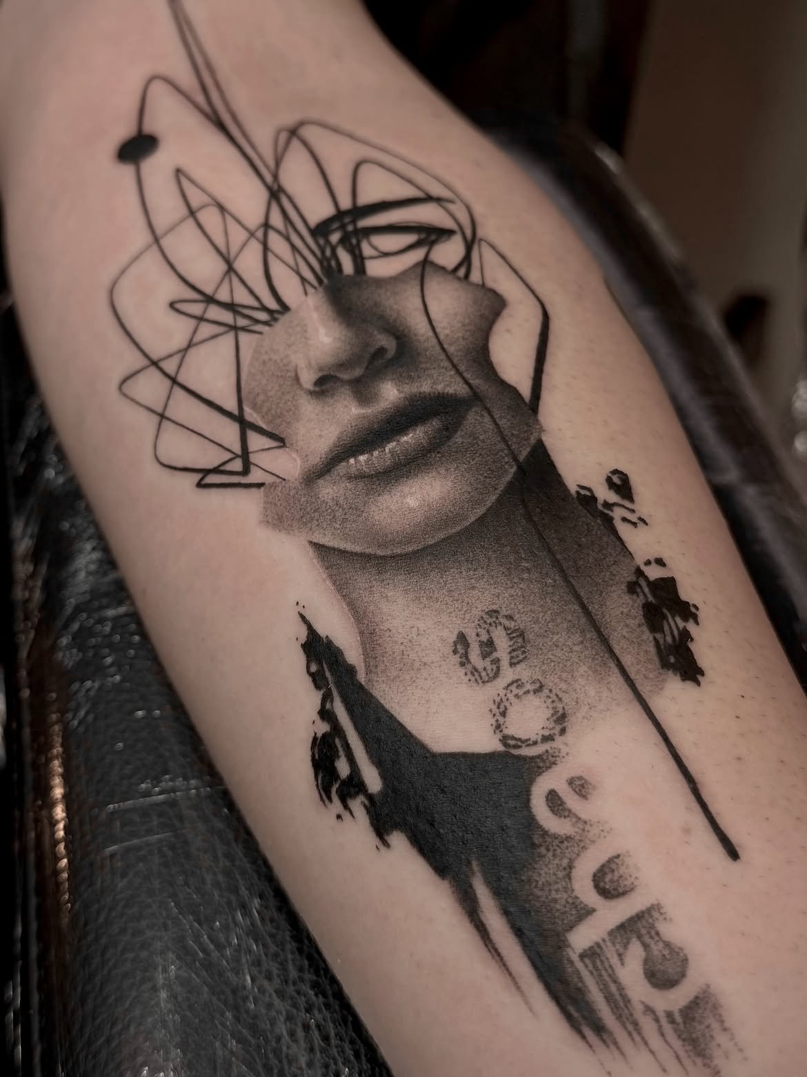 Tatuaje de microrealismo en Barcelona - Circa Tattoo BCN
